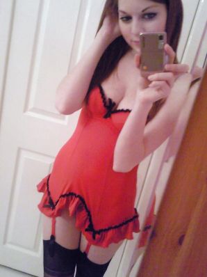 The cutest girl is photographed in the bedroom. Thumbnail 16