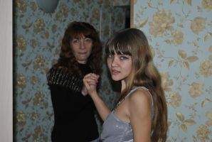 Молодая деваха и старушка. Миниатюра 5