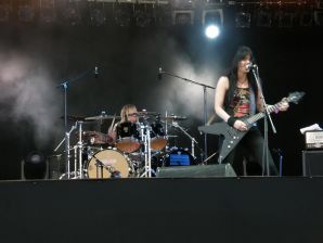 Tits and some pussies at rock concerts. Part 4. Thumbnail 11