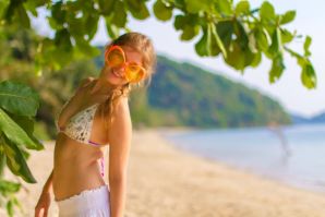On the Beach. Thumbnail 15