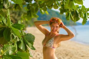 On the Beach. Thumbnail 20
