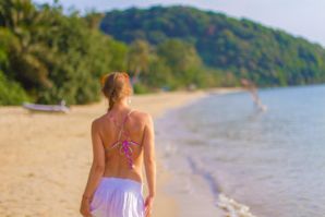On the Beach. Thumbnail 26