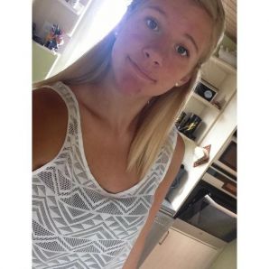 Acne selfie. Thumbnail 37