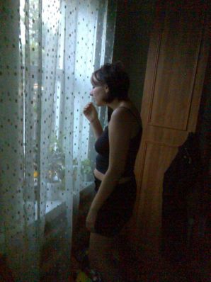 A lover of taking photos of herself on the phone. Thumbnail 18