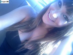Busty Selfies. Thumbnail 6