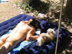 An elderly couple on vacation. Thumbnail 27