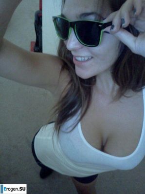 Busty self-shot. Part 2. Thumbnail 15