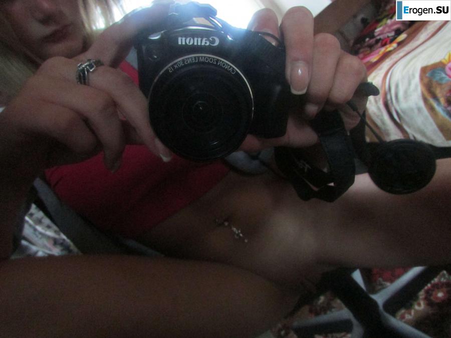 The girl loves to photograph her pussy. Slide 21