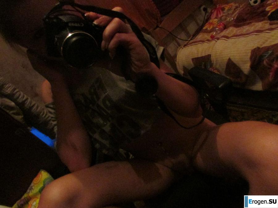 The girl loves to photograph her pussy. Slide 26