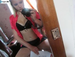 The girl loves to photograph her pussy. Thumbnail 27