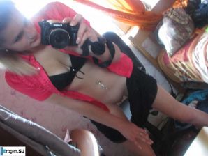 The girl loves to photograph her pussy. Thumbnail 34