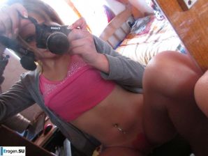 The girl loves to photograph her pussy. Thumbnail 40