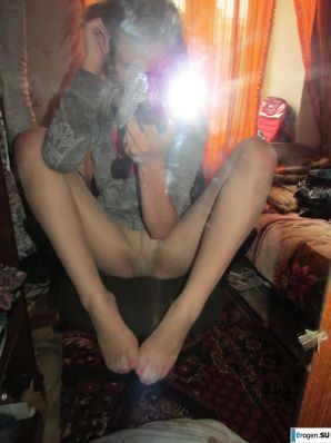 The girl loves to photograph her pussy. Thumbnail 49