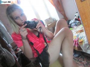 The girl loves to photograph her pussy. Thumbnail 50