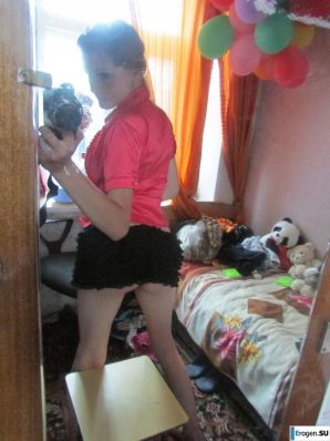 The girl loves to photograph her pussy. Thumbnail 57