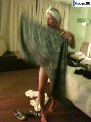 In the restroom. Thumbnail 25