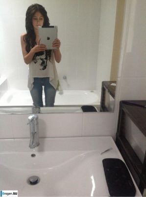 In the restroom. Thumbnail 28