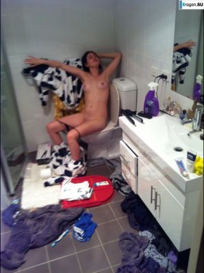 In the restroom. Thumbnail 49