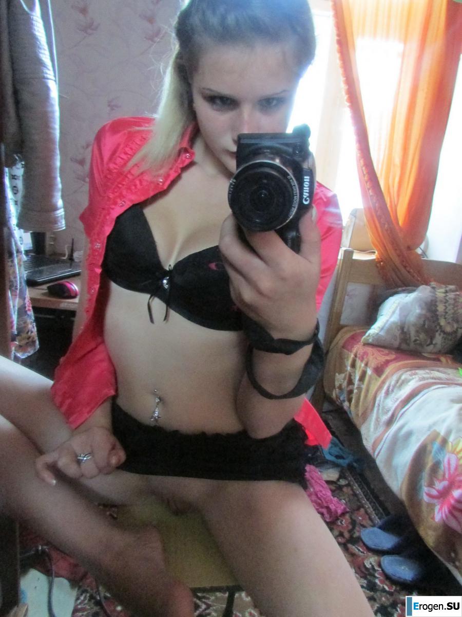 The girl loves to photograph her pussy. Part 2. Slide 24