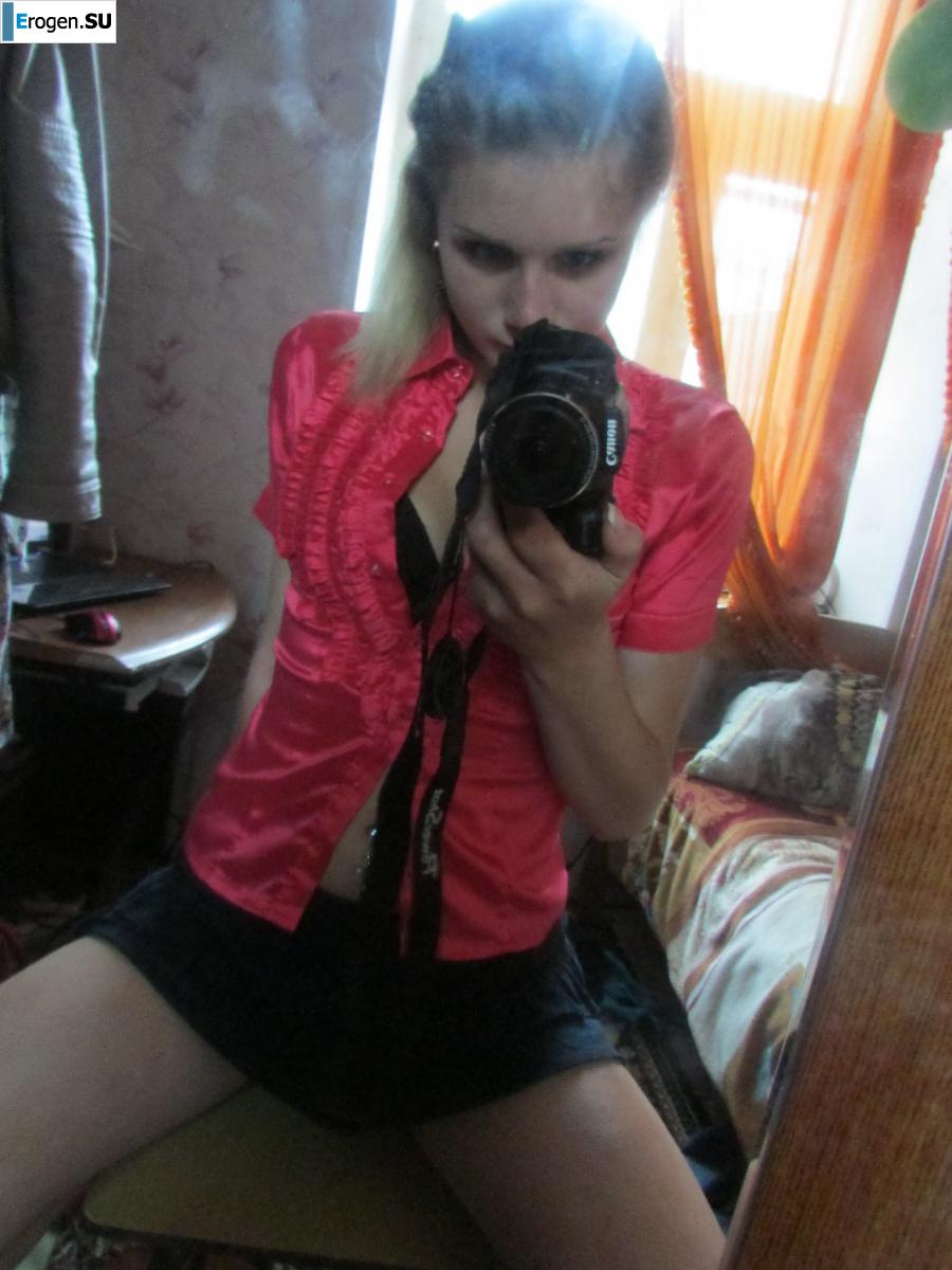 The girl loves to photograph her pussy. Part 2. Slide 9