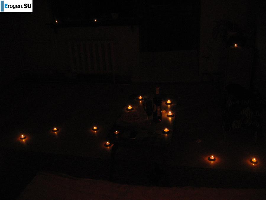 Intimate dinner on the floor. Slide 23