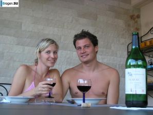 Couple on vacation. Thumbnail 14