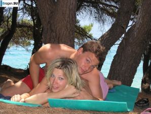 Couple on vacation. Thumbnail 2