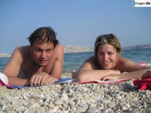 Couple on vacation. Thumbnail 22