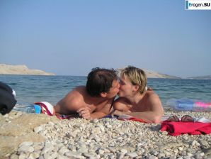 Couple on vacation. Thumbnail 23