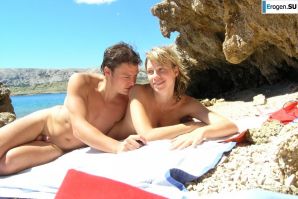 Couple on vacation. Thumbnail 42