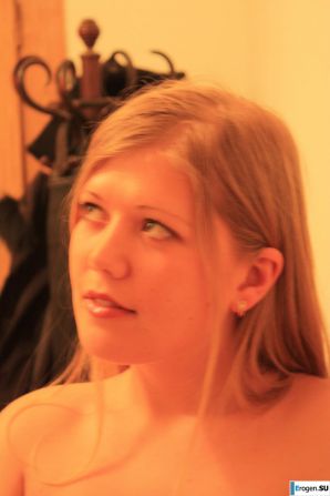 Girls walk, men walk. Thumbnail 28
