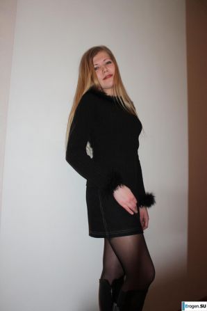 Beauty on the red chair. Thumbnail 6