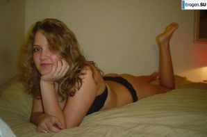 Busty musician. Thumbnail 33