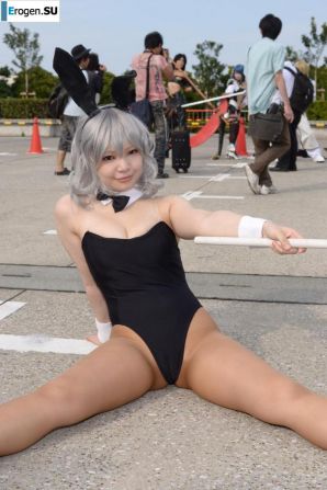 Girls on Halloween. Thumbnail 2