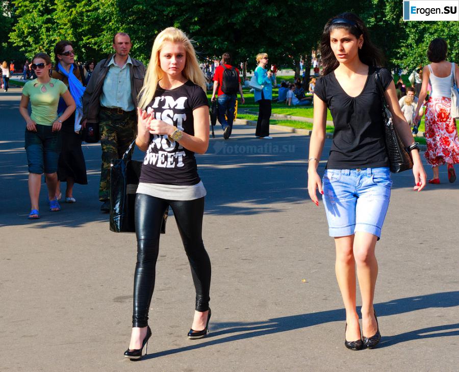 Girls in Leggings. Photo 13