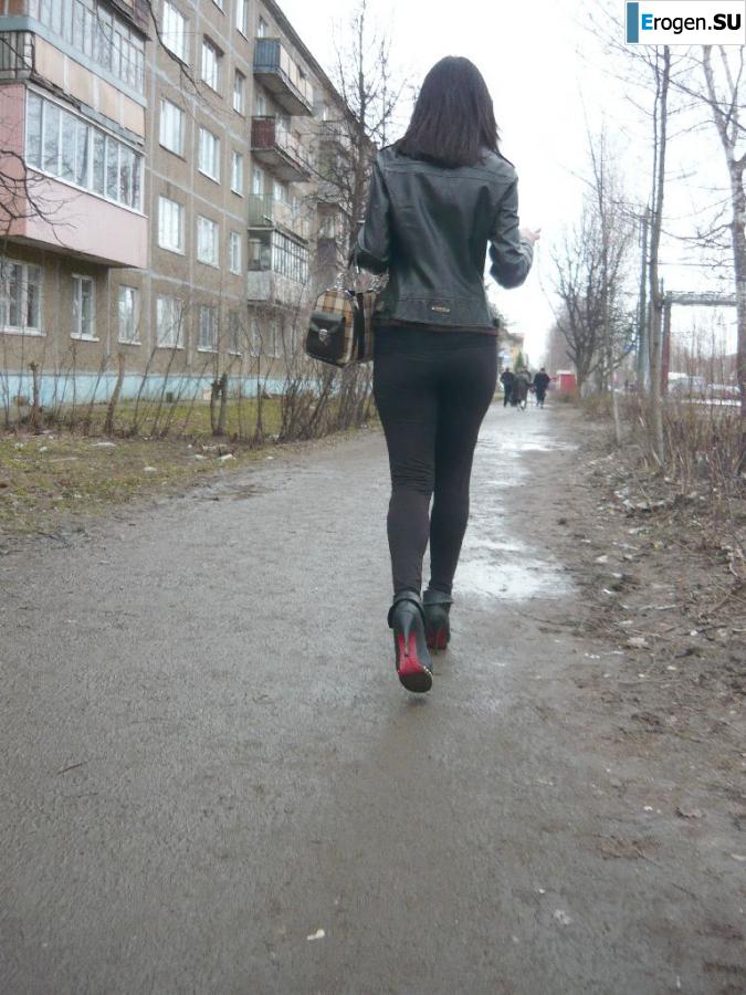 Girls in Leggings. Photo 60