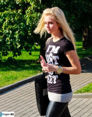Girls in Leggings. Thumbnail 14