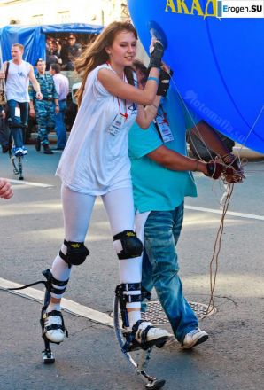 Girls in Leggings. Thumbnail 2