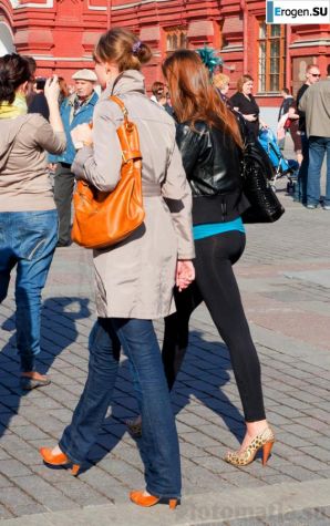 Some more girls in leggings. Thumbnail 33