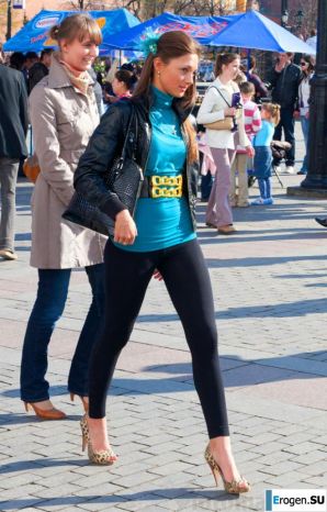 Some more girls in leggings. Thumbnail 42