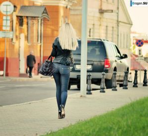 Some more girls in leggings. Thumbnail 5
