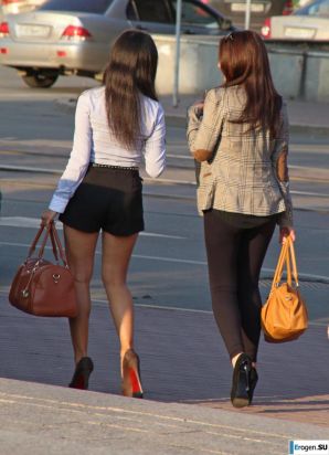 Some more girls in leggings. Thumbnail 53