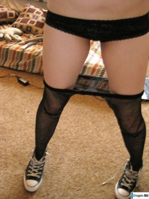 bespectacled self-album. Thumbnail 18