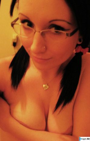 bespectacled self-album. Thumbnail 28