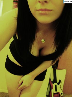 bespectacled self-album. Thumbnail 29
