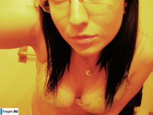 bespectacled self-album. Thumbnail 35