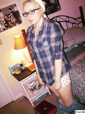 bespectacled self-album. Thumbnail 8
