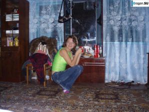 Oksana and the carpet. Thumbnail 26