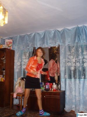 Oksana and the carpet. Thumbnail 8