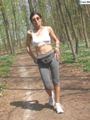 Camping with boobs. Thumbnail 23